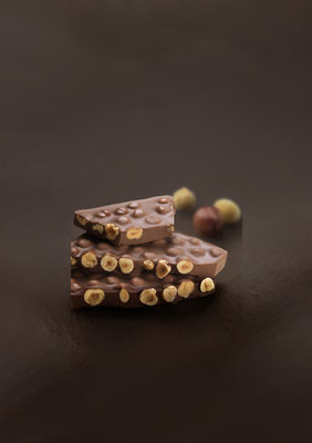 Snap Collection: Milk Chocolate & Whole Hazelnuts (250g)