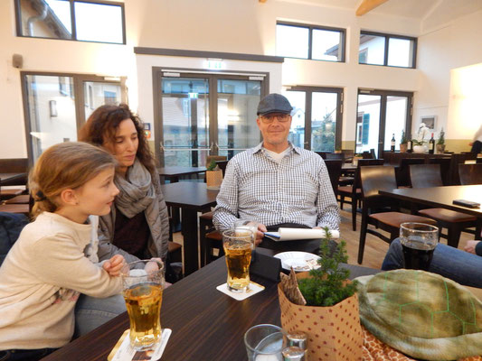 Tochter Lissy, Mama Hanni und Papa Tobias machten eine richtige Familien-Lesung möglich :-)