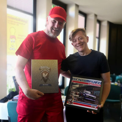 Selfi mit Spieleautor und Verlagschef Till Engel von Adellos