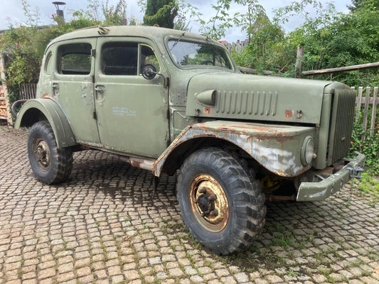 Volvo P2104 