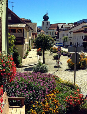 Kirchplatz von Lam