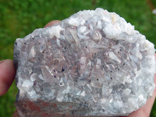 wasserklare Calcitkristalle mit Chalkopyrit BB  ca. 8 cm
