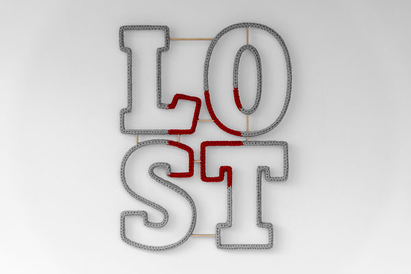 Barbara Reck-Irmler · Lost · 2024 · Textil, Schichtholz · 51 x 68 x 3 cm