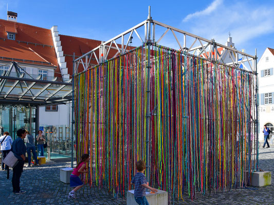 Barbara Reck-Irmler: FLOWING CUBE • 2017 • textile, steel • 4 x 4 x 4 m