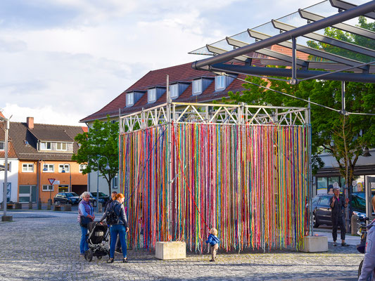 Barbara Reck-Irmler: FLOWING CUBE • 2017 • textile, steel • 4 x 4 x 4 m