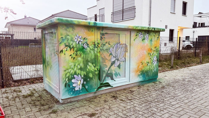 Effektive und ästhetische Wandgestaltung als nachhaltige Vandalismusprävention an technischer Infrastruktur. Wir bieten langlebige Lösungen für Kommunen und Energieversorger im gesamten Bundesgebiet.