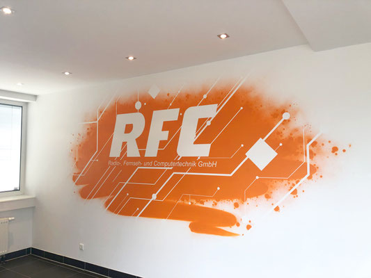 Airbrush / Graffoto /Hotel Villago Tagungshotel Wellnessbereich Wand mit moderner Wandbemalung Bei Berlin in Brandenburg verschönert . Graffitikünstler 