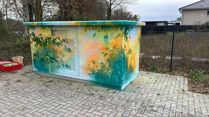 Referenzobjekt für professionelle Kunst am Bau. Appolloart ist Ihre spezialisierte Agentur für die Konzeption und deutschlandweite Umsetzung von großflächigen Graffiti- und Kunstprojekten.