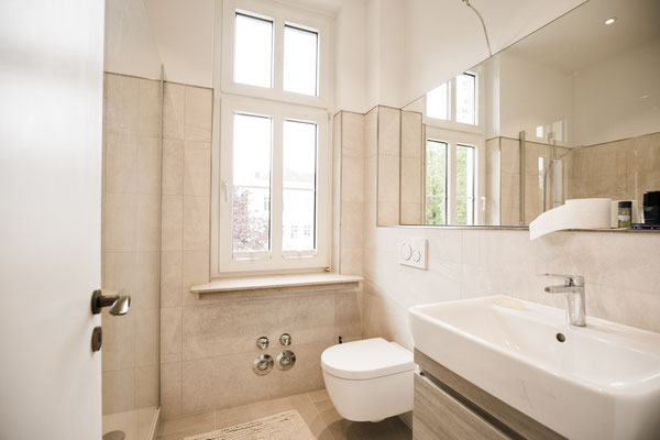 LUXUS DESIGNERWOHNUNG MIT TERRASSE, 3 ZIMMER - Premiumhomes