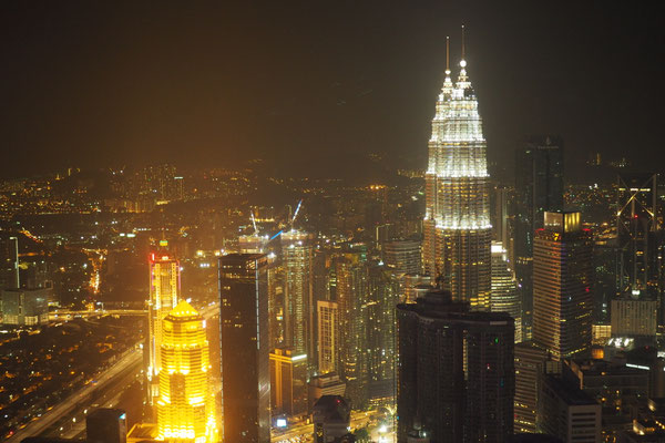Kuala Lumpur bei Nacht - Radreise/Cycletouring - Alles in 12 Taschen