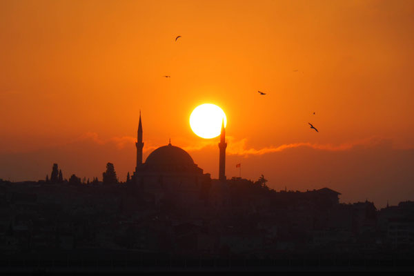 Erster Abend in Istanbul mit passendem Sonnenuntergang