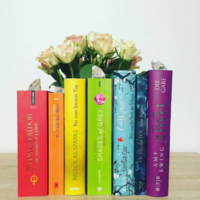 Bücher Regenbogen