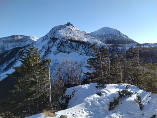 5.中山への登山道からの天狗岳