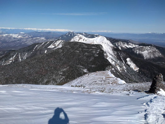 15.硫黄岳山頂からの天狗岳方面の眺望