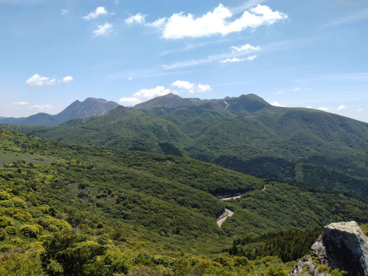 12.猟師山からの九重山群の眺め_20260613084515_20260613085549
