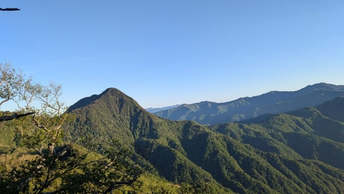 ⑥目指すは皇海山