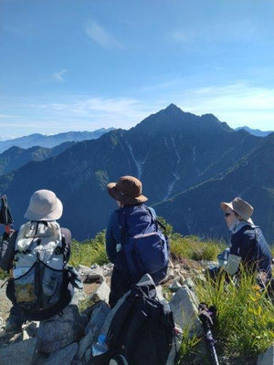 奥大日岳山頂から剱岳