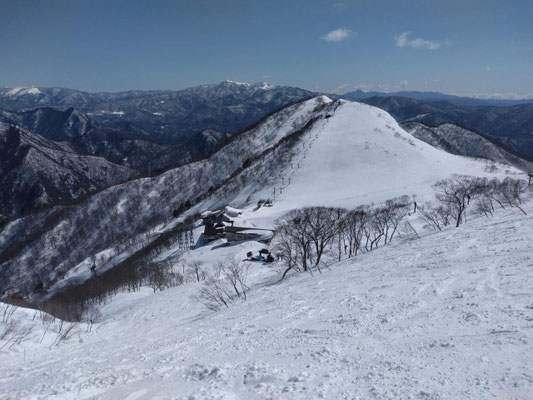 3.振り返り見る天神平