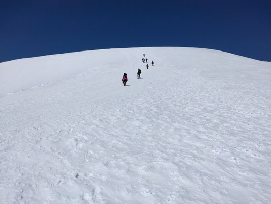 8.谷川岳山頂に向かって