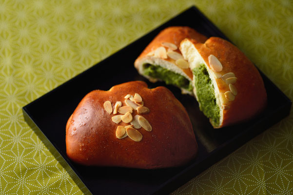  Our popular [MATCHA Green tea Custard Cream bread],