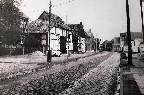 Straße des Friedens in der Nähe vom NP Markt - früher