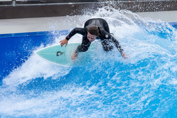 Inge Straub - Surferin