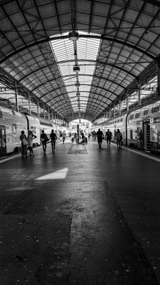 Sonja Grambach - Bahnhofshalle