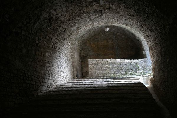 Sabine Mathis - Burg Gjirokaster Albanien