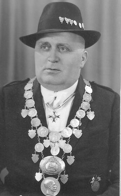 1944 Ernst Jünemann   