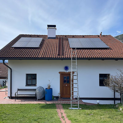 10kWp PV-Anlage auf Ziegeldach, Ost-West-Ausrichtung, Rietz