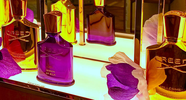 fleur hybride imaginaire, du violet et d l'or poudré parfum CREED Paris France, maria Salvador