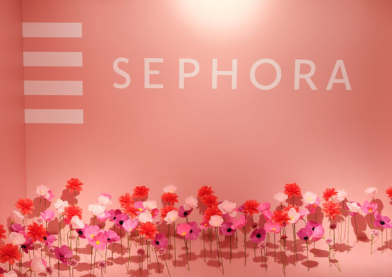 Fêtes de mères, décoration espace boutique Sehora 2024, sculpture fleurs en papier de soie 