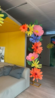 sculpture floral art papier fleurs géantes 