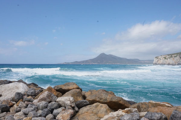 Strand von Buggeru mit Blick auf den Strand von Portixeddu 