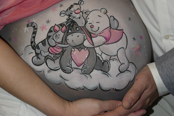 Winnie en vriendjes in roze bellypaint