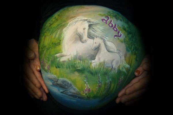 Eenhoorns, unicorns op de bellypaint