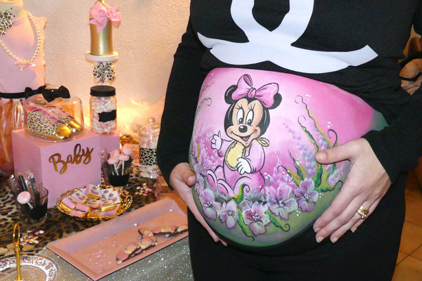 Bellypaint op een baby shower