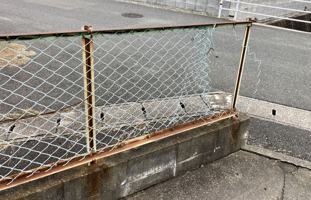 フェンス補修　ネット張替え