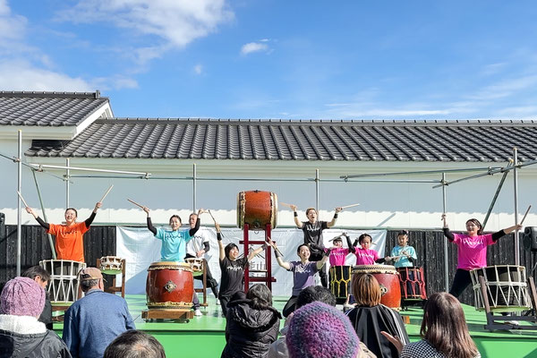 時にはイベント出演も。ステージで日頃の練習成果を発揮！