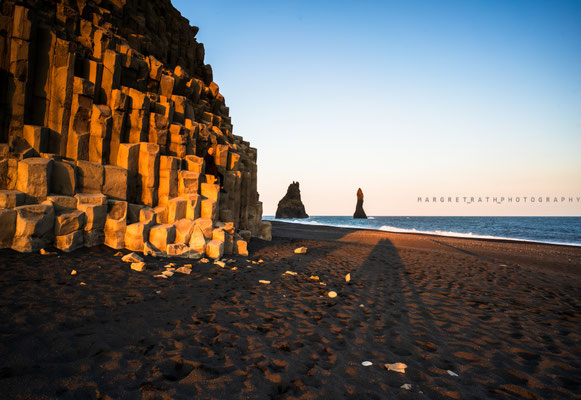 Basaltsäulen in der Abendsonne