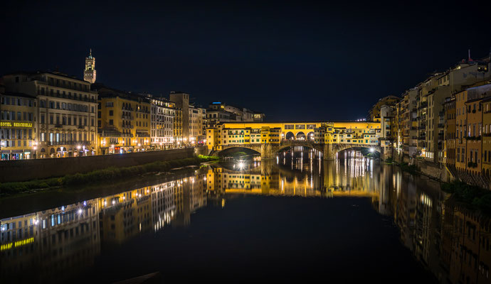 Abends an der Ponte Vecchio in Florenz - Una serata sul Ponte Vecchio a Firenze