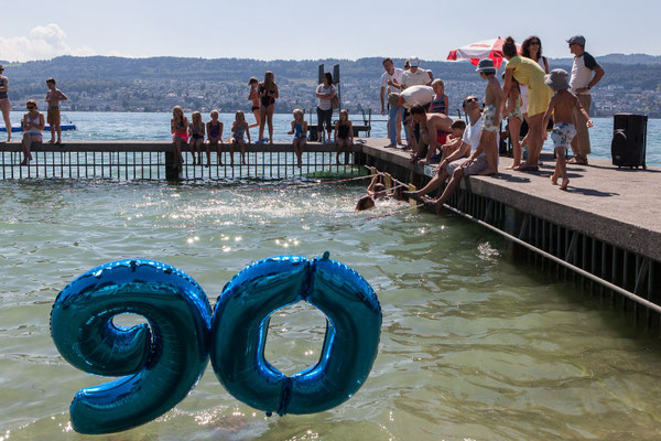 90-Jahr-Jubiläum des Schwimmfests
