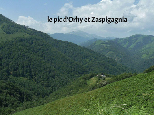 Au loin le pic d'Orhy et Zaspigania