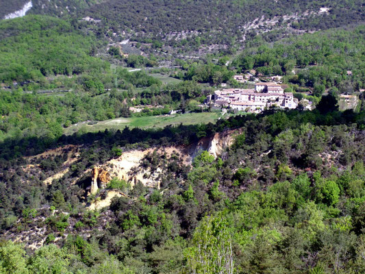 Village de Gignac et les ocres.