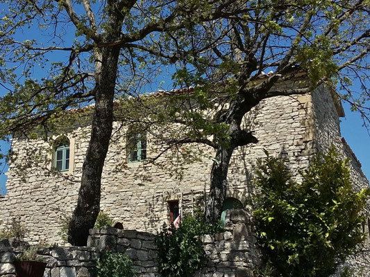 Hameau Saint Laurent / Chapelle réhabilitée mais malheureusement privatisée