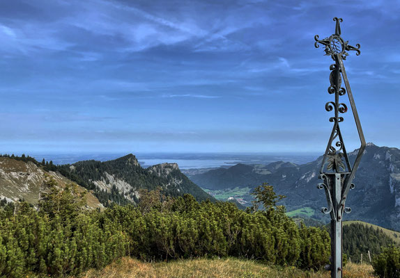 Gipfelkreuz am Zinnenberg