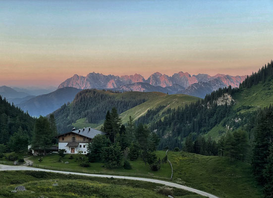 Blick von der Terasse der Priener Hütte im Morgengrauen