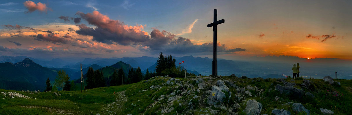 Sonnenuntergang am Hochries-Gipfel