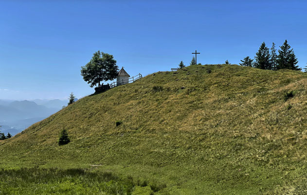 Kapelle und Kreuz an der Karspitze
