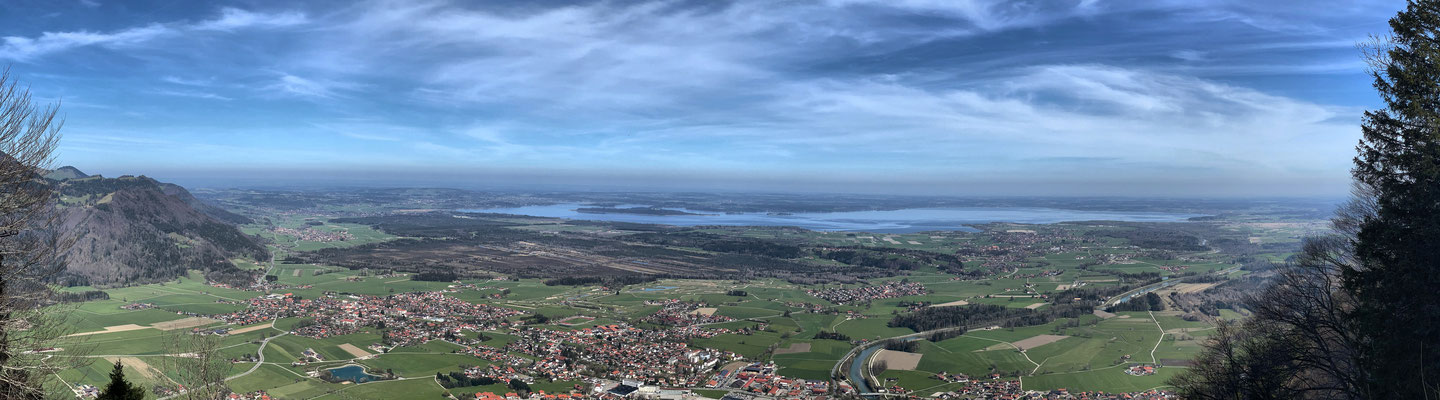 Panoramablick mit Chiemsee
